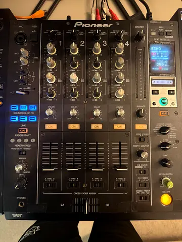 Pioneer DJM-900nxs 4-Channel Professional Mixer in Good Working Condition. Used in Studio!