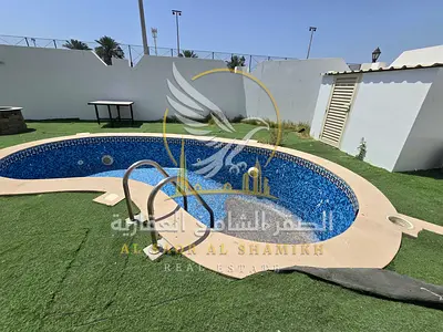 فيلا مكونة من طابقين حديقة خاصة مسبح خاص منطقة شواء مجلس كبير منفصل ببلكون صالون كبير خمس غرف مساحات واسعه غرفة خادمة ماستر