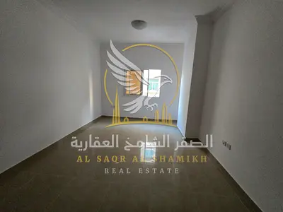 شقة غرفتين وصالة للايجار السنوي بمنطقة القليعة  تكييف مركزي خزائن بالحائط مساحة واسعة تشطيب جاهز اطلالة مفتوحة وتشطيب حديث  ف بناية عائلية هادئة