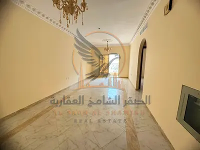شقة للإيجار السنوي في الحميدية، غرفة وصالة مع بلكونة و2 حمام وخزائن حائط، بجوار اتصالات والمحكمة، موقع مميز وقريب من الخدمات.