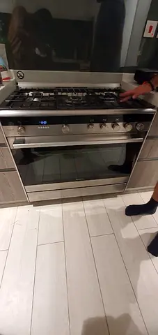 Siemens iQ 700 Top gas oven electric with dual fan