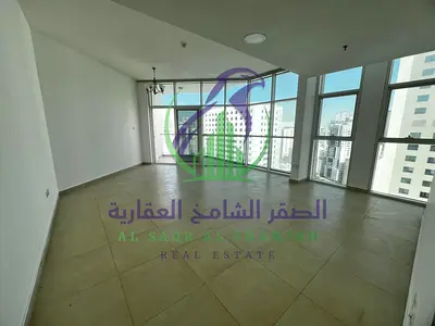 شقة ثلاث غرف وصالة ثاني ساكن في منطقة التعاون تتميز بإطلالات مفتوحة وتصميم عصري يوفر الراحة والخصوصية للعائلات.