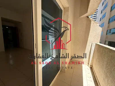 شقة واسعة للإيجار السنوي المجاز3 غرفه نوم وصاله مع بلكون مساحه واسعه تكييف مركزي صيانه مجانيه قريبه علي مخرج دبي