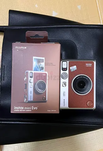Fujifilm Instax Mini Evo + SD card to sell