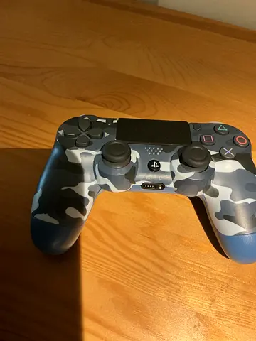 PS4 controller super good condition rare color