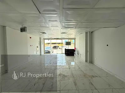 SCHOOL AREA LUXURY SHOP WITH WASHROOM BUSINESS SPOT AREA VERY PRIME LOCATION READY TO MOVE JUST 55k