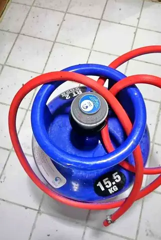Adnoc Small Gas cylinder with NEW regulator hose pipe clam