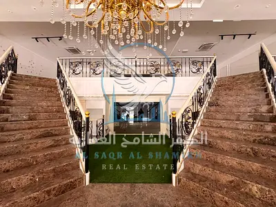 معرض تجاري فاخر للإيجار في الصناعية 4 – موقع استراتيجي على شارع عام مباشر