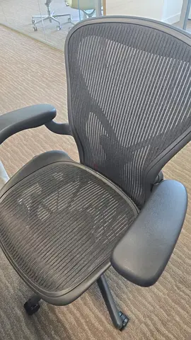 Selling herman miller Aeron chair.good condition only little use