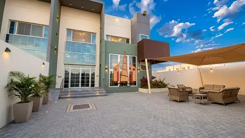 Luxury 5BR Villa with Maidroom For Rent in Al Tai