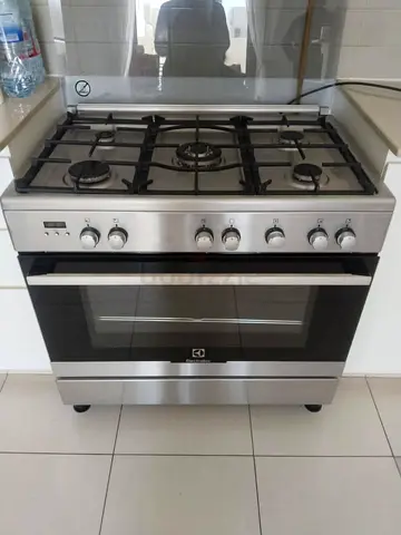 Stainless Steel 5-Burner Gas Cooker with Oven - Good Condition