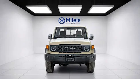 TOYOTA LAND CRUISER 79 SC LX