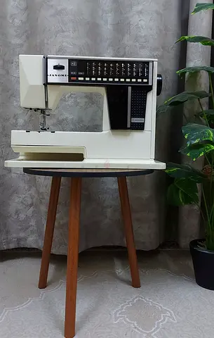 Janome 5002 sewing maching