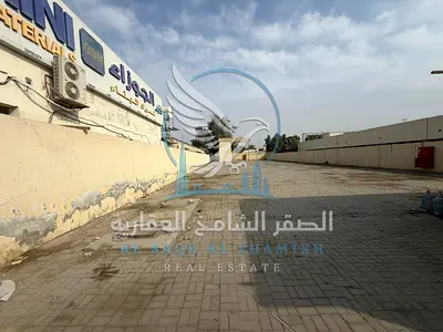 Factory for annual rent in Industrial Area 5, suitable for all activities, Sharjah. Excellent opportunity. Area: 18,000 sq ft