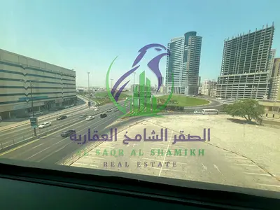 شقه ثلاث غرف وصاله ابو شغاره مع شهر مجاني اطلاله مفتوحه موزع كبير غرفتين ماستر تقاطع شارعين الوحده مع الملك فيصل