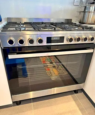 Bosch Series 8 Full Gas Oven with Fan Digital Cooking Range Sam Like New condition 90cm