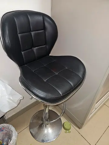 Black adjustable bar stool with chrome base - set of 1