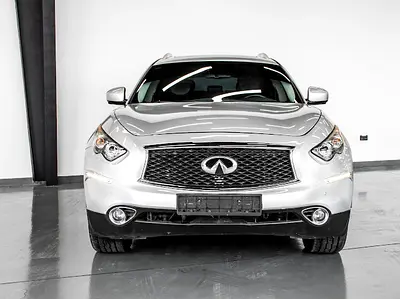 2018 Infiniti QX70 照片 2