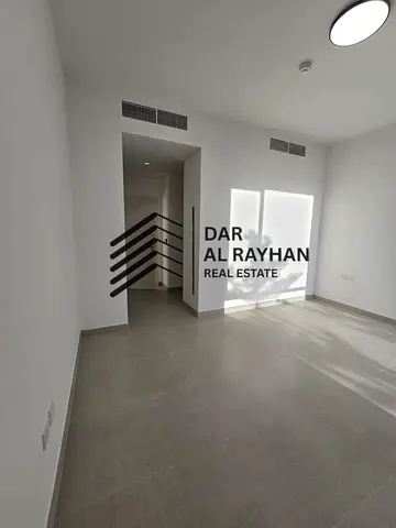 Brand-New 3BR Middle Townhouse | Private Backyard | Freehold | Kaya, Masaar