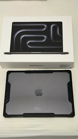 Apple Macbook Pro 14.2 inch M4 chip 16GB 512 GB Storage space Black.