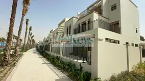 CENTRAL HUB FACING | MOST PREMIUM LOCATION | SINGLE ROW