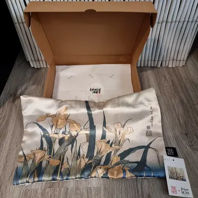 BRAND NEW Sedar x The MET Museum Luxury Japanese Iris Cushion Cover (38x24 cm) - Mirdif