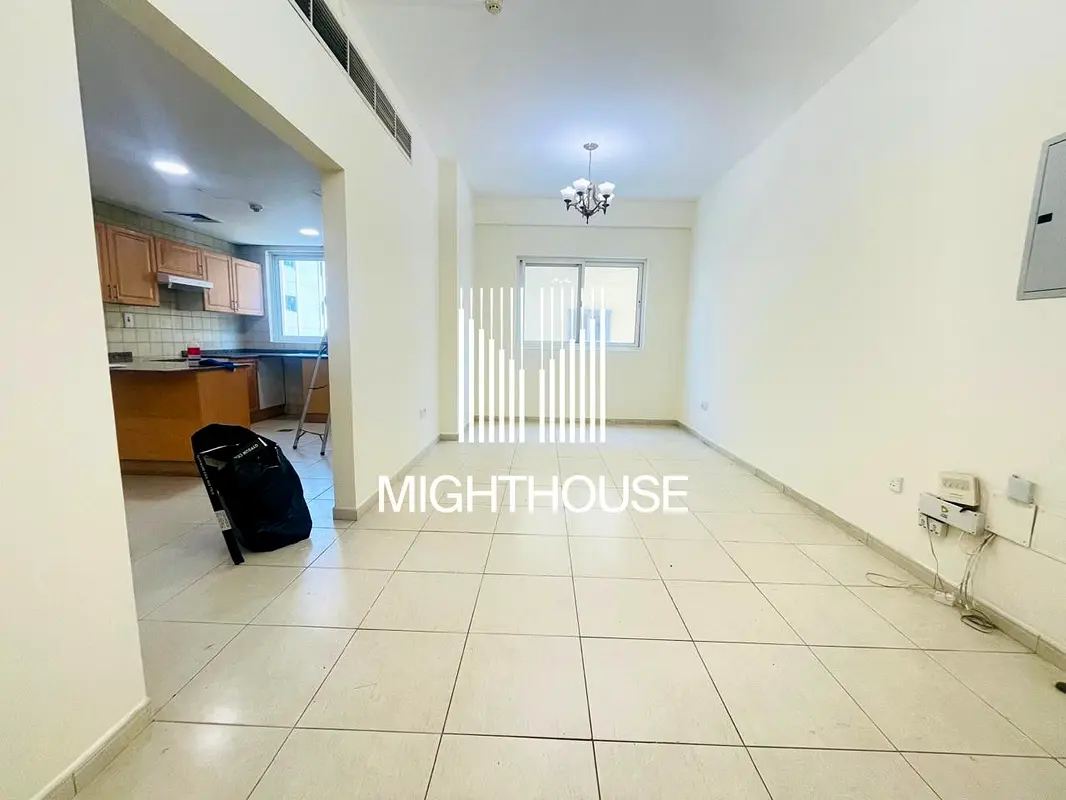 1BR Spacious Apartment | Prime Location | Vacant
