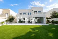 Upgraded | Vacant on Transfer | Near Park and Lake
