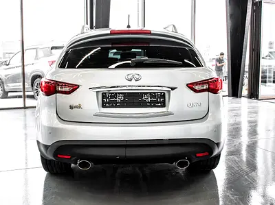 2018 Infiniti QX70 照片 16