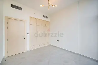 Private Room in Stylish 3 Bed Duplex - Binghatti Avenue