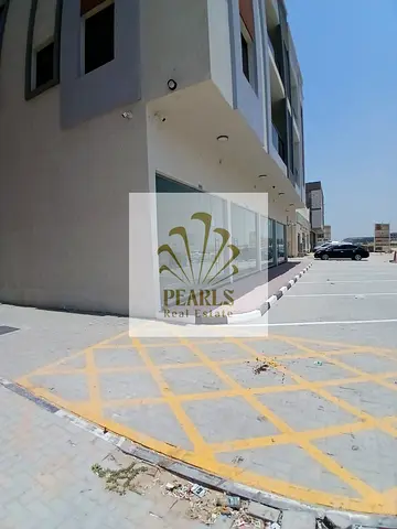 بناية للبيع أو للإيجار السنوي استثمار في الجرف الصناعية 2 عجمان جديدة أول ساكن غير مؤجرة أرضي وطابقين 34 وحدة قرب شارع جدة