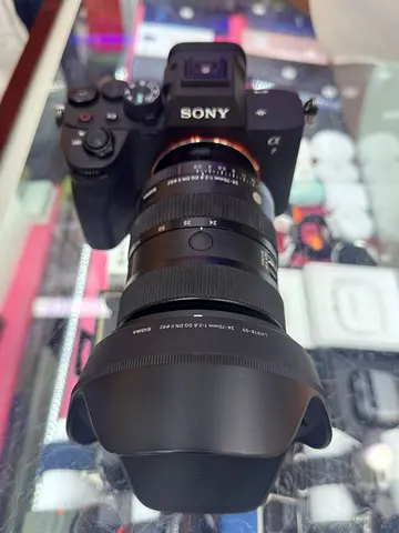 Sony A7IV with lense