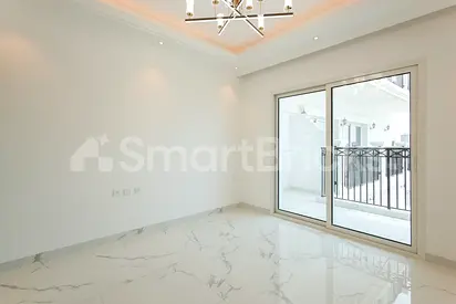 Roman Inspired | Premium Studio | Bright Layout