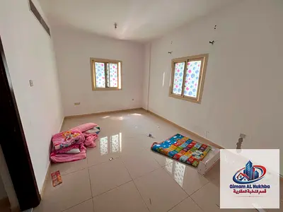 Beautiful room and living room, air conditioning and central gas, with a security deposit.