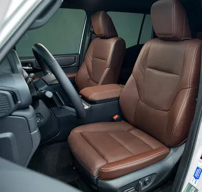 صورة 9 لـ 2025 Toyota PRADO
