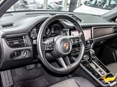 2023 Porsche MACAN — фото 6