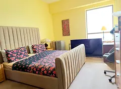 HUGE MASTER ROOM AVAILABLE IN A TWO BEDROOM APARTMENT