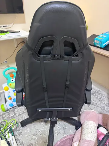 Used black baby high chair / feeding chair in good condition