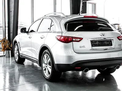 2018 Infiniti QX70 照片 15