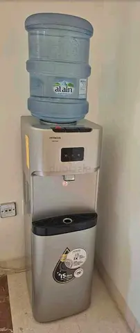 Hitachi Standing water cooler dispenser ( 15L bottles )- Good condition