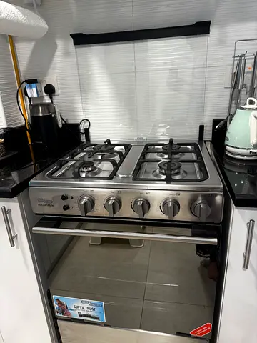 Stainless Steel 4-Burner Gas Cooker with Oven - excellent Condition