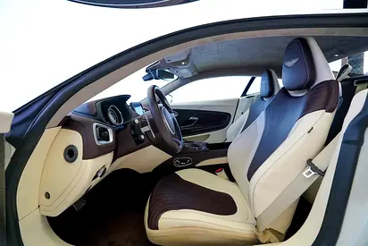 2019 Aston Martin DB11 缩略图 9