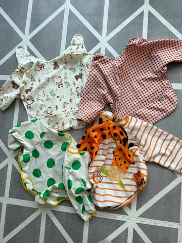 Set of 4 Long Sleeved Baby Bibs Smocks
