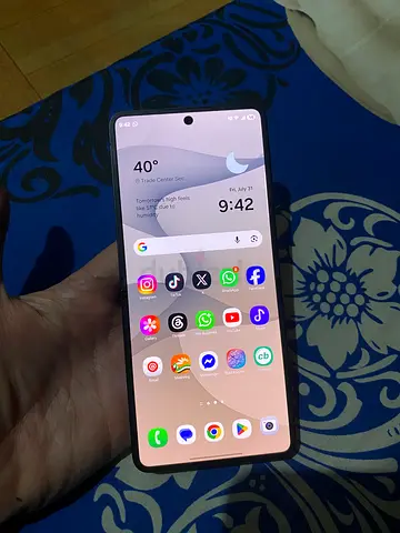 Samsung flip 7 minor dot