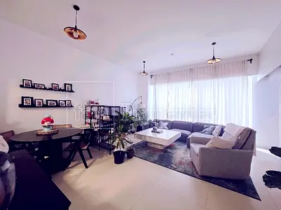 Near Metro | Convertible Room | Spacious