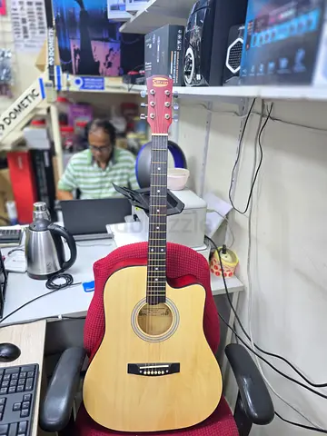 41 inch Acoustic Guitar - Natural Finish brand new