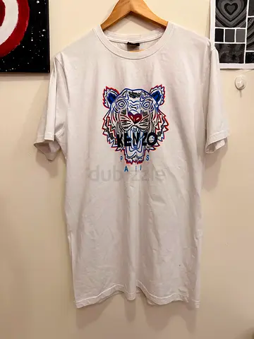 White graphic tee
