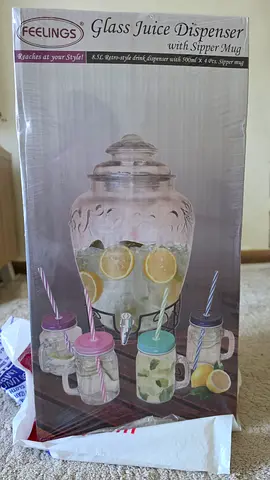 Glass Juice Dispenser with 4 Sipper Mugs - New in Box