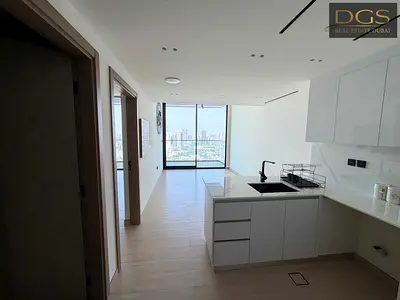 Spacious 1BR | Smart Home | Unfurnished