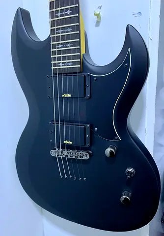 Schecter Demon S-II w/ 25mm Paded Boss GigBag